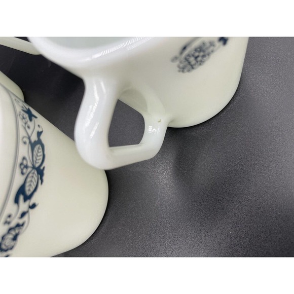 Vintage Pyrex #1410 Coffee Mug, OLD TOWN BLUE ONION Milk Glass Mug Cup D Handle - Picture 5 of 8
